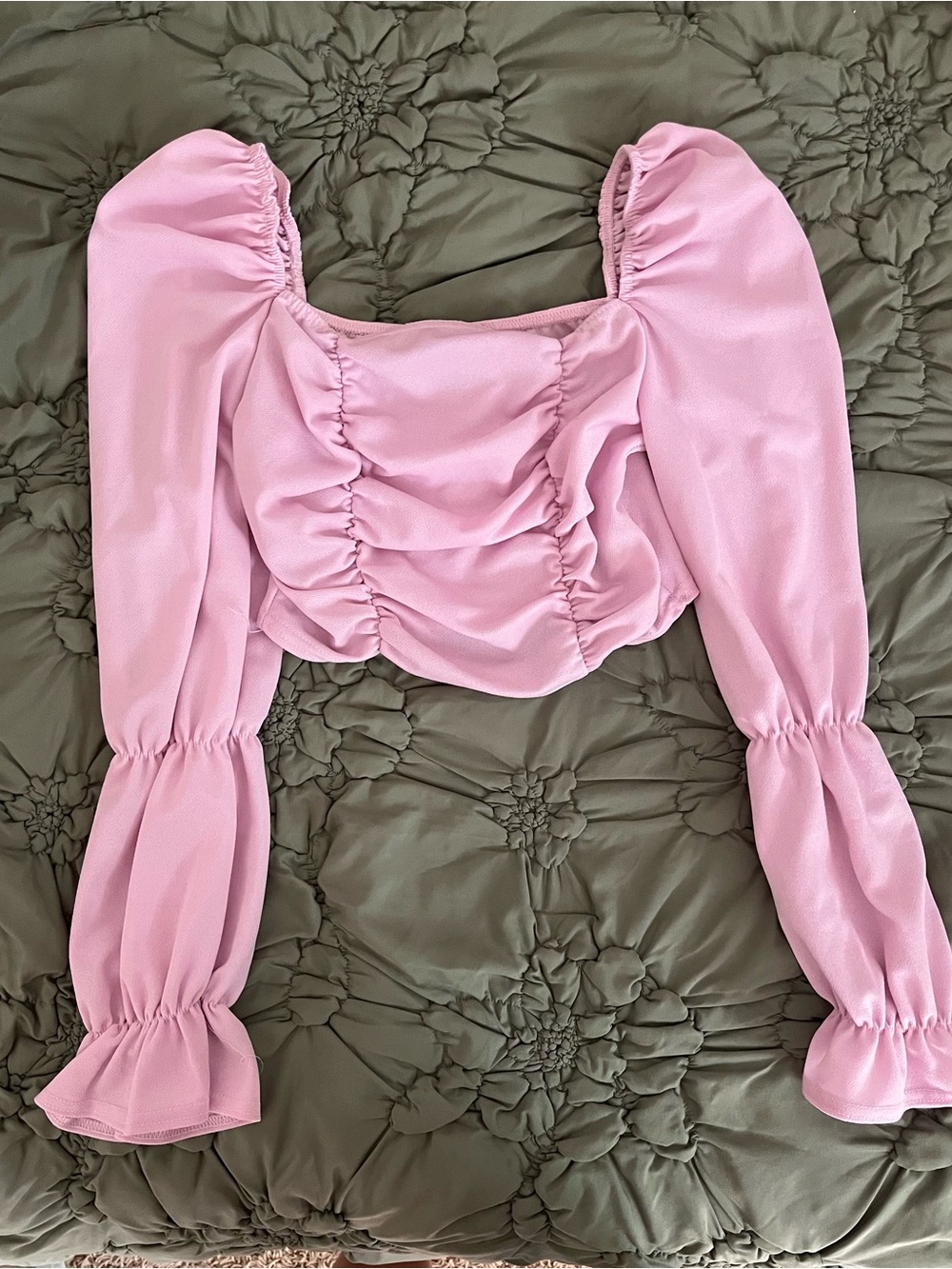 PrettyLittleThing Light Pink Ruched Puff Sleeve Cropped Blouse